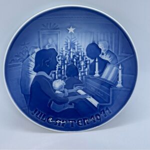 Vintage B & G Copenhagen Christmas At Home Collectors Plate Jule Aften 1971